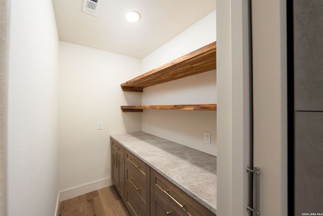 850 Estes, Alamo Heights, TX 78209