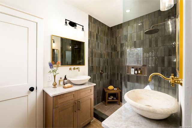 850 Estes, Alamo Heights, TX 78209