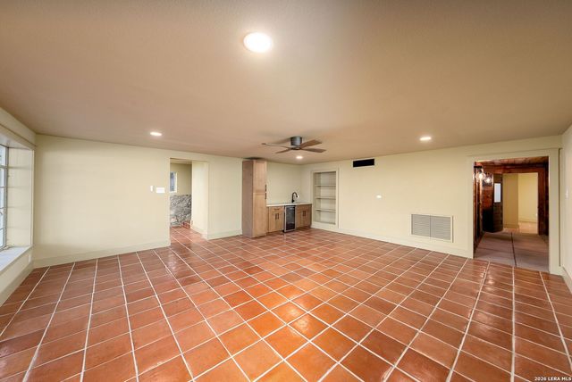 850 Estes, Alamo Heights, TX 78209