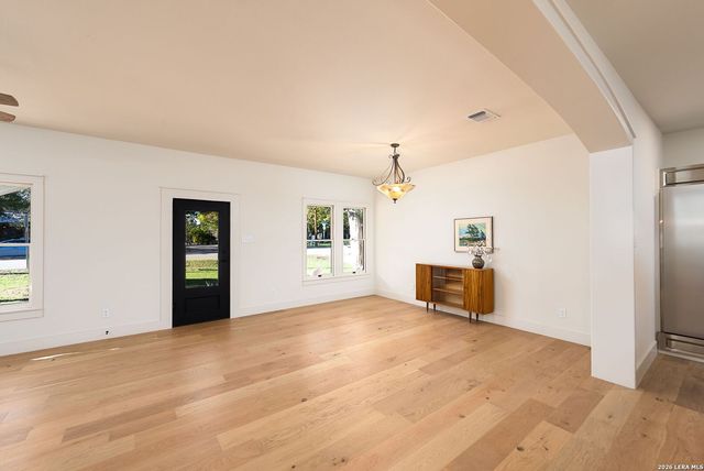 850 Estes, Alamo Heights, TX 78209