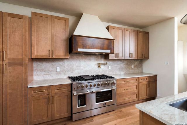 850 Estes, Alamo Heights, TX 78209