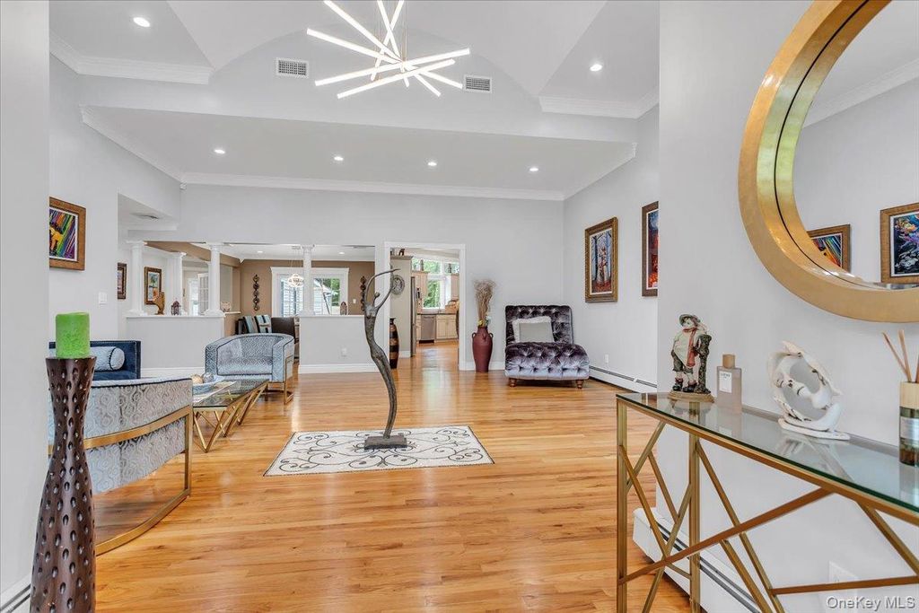 21 Buttonwood Drive, Dix Hills, NY 11746 — photo 4