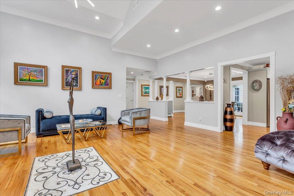 21 Buttonwood Drive, Dix Hills, NY 11746 — photo 5