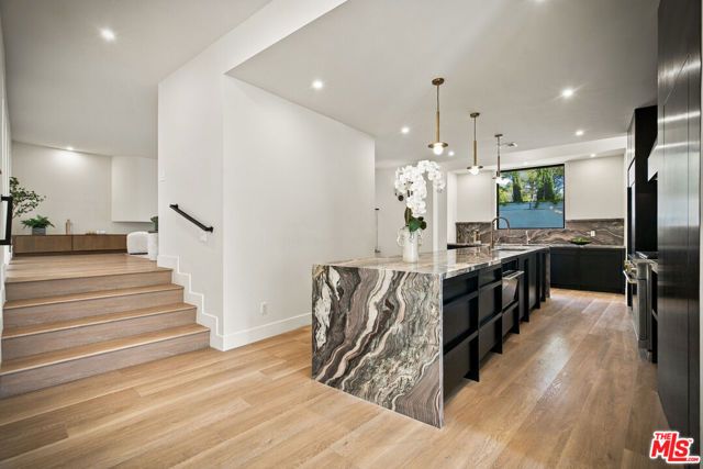 1525 Wabasso Way, Glendale, CA 91208