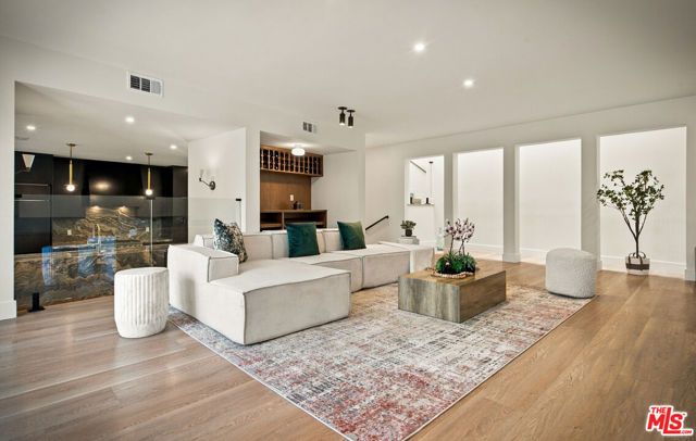 1525 Wabasso Way, Glendale, CA 91208