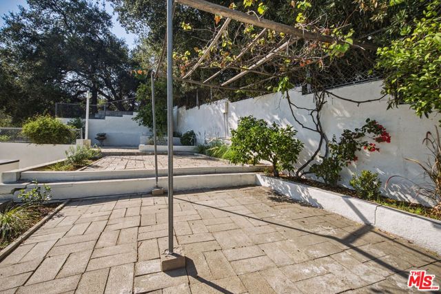 1525 Wabasso Way, Glendale, CA 91208