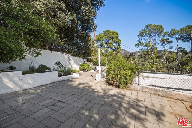 1525 Wabasso Way, Glendale, CA 91208