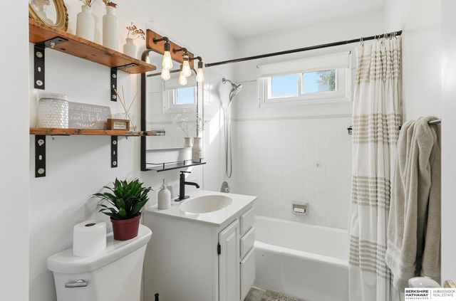 419 Highland Drive, Gretna, NE 68028