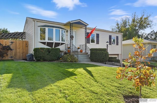 419 Highland Drive, Gretna, NE 68028