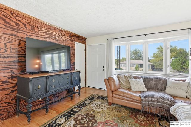 419 Highland Drive, Gretna, NE 68028