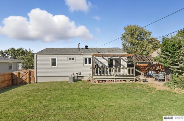 419 Highland Drive, Gretna, NE 68028