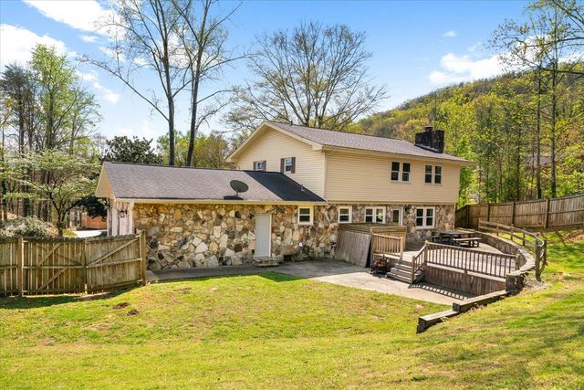2239 Rocky Face Circle, Dalton, GA 30720
