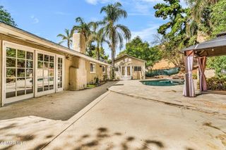 20711 Collins Street, Woodland Hills, CA 91367