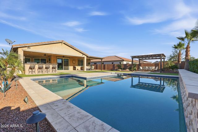 18335 W WOLF Street, Goodyear, AZ 85395