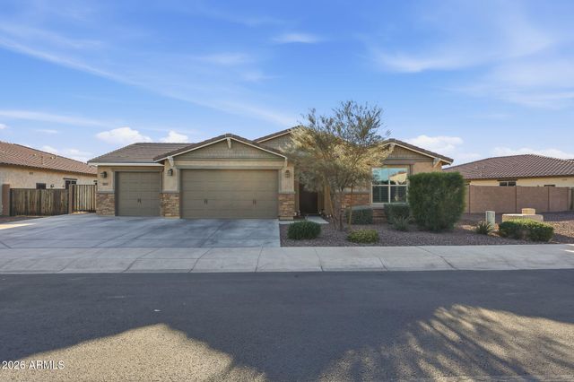 18335 W WOLF Street, Goodyear, AZ 85395