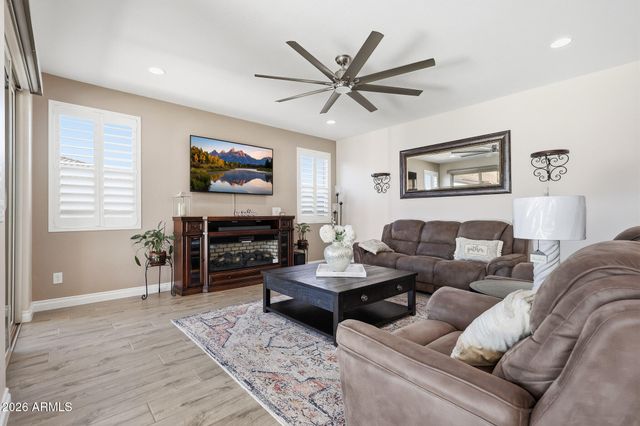 18335 W WOLF Street, Goodyear, AZ 85395