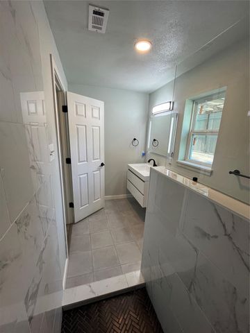 642 Astoria Avenue, Azle, TX 76020