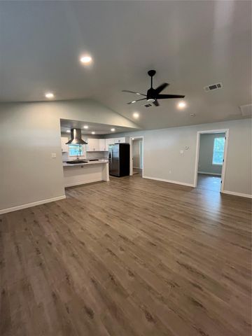 642 Astoria Avenue, Azle, TX 76020
