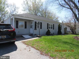 17 LEA RD, New Castle, DE 19720