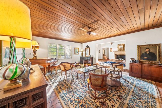 3586 Flamingo Dr, Miami Beach, FL 33140