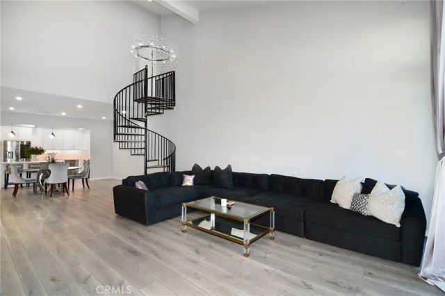 5216 Yarmouth Avenue 307, Encino, CA 91316