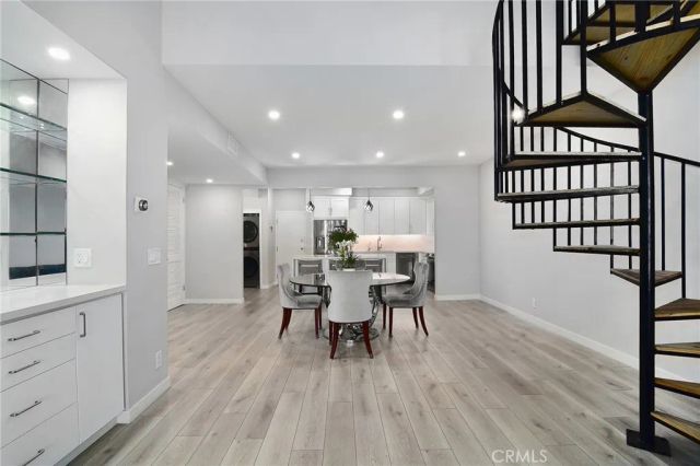 5216 Yarmouth Avenue 307, Encino, CA 91316