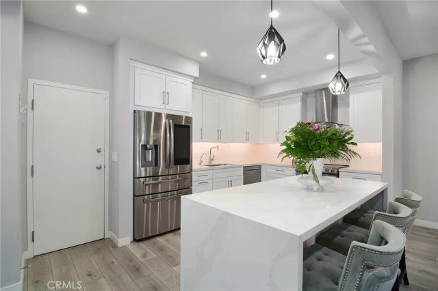 5216 Yarmouth Avenue 307, Encino, CA 91316