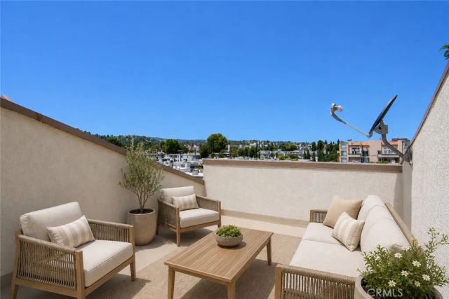 5216 Yarmouth Avenue 307, Encino, CA 91316