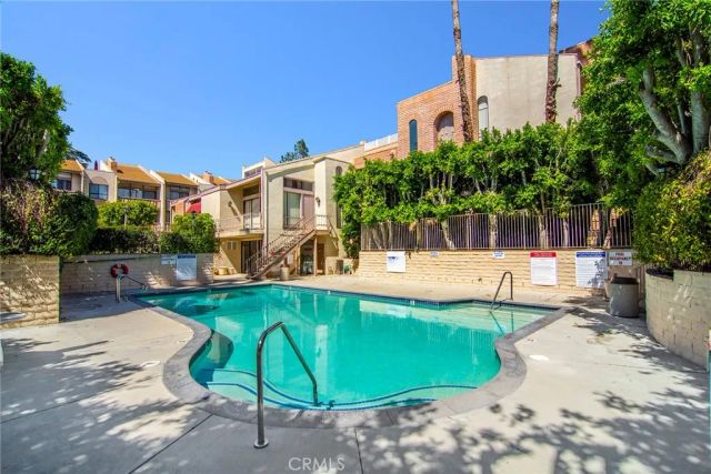 5216 Yarmouth Avenue 307, Encino, CA 91316