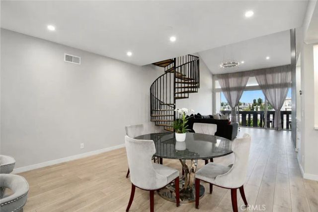 5216 Yarmouth Avenue 307, Encino, CA 91316