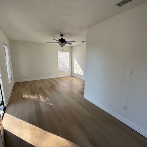 1821 KIM ACRES LANE, Dover, FL 33527