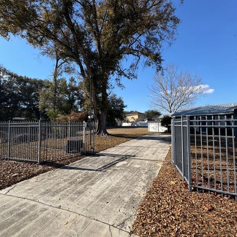 1821 KIM ACRES LANE, Dover, FL 33527