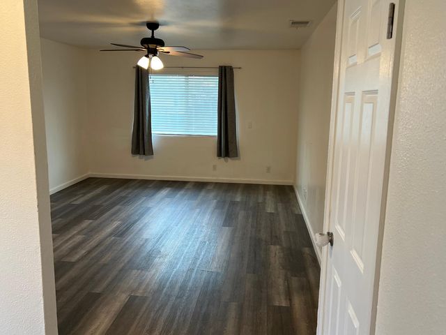 6808 Burdett Way, Sacramento, CA 95823