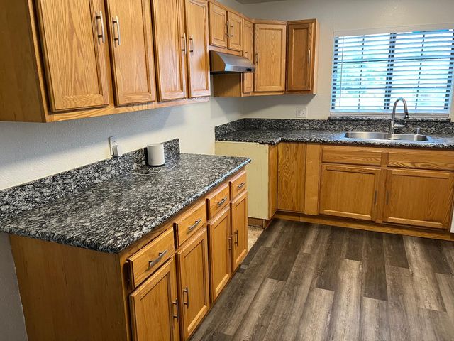 6808 Burdett Way, Sacramento, CA 95823