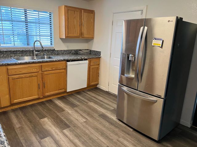 6808 Burdett Way, Sacramento, CA 95823