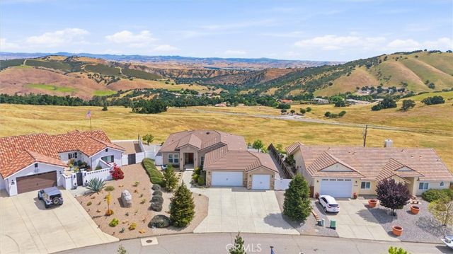 3180 Lakeside Village, Paso Robles, CA 93446