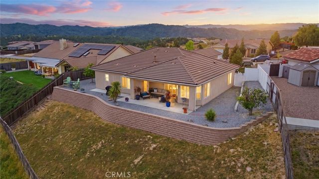 3180 Lakeside Village, Paso Robles, CA 93446