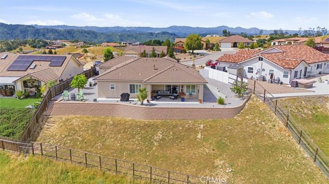 3180 Lakeside Village, Paso Robles, CA 93446