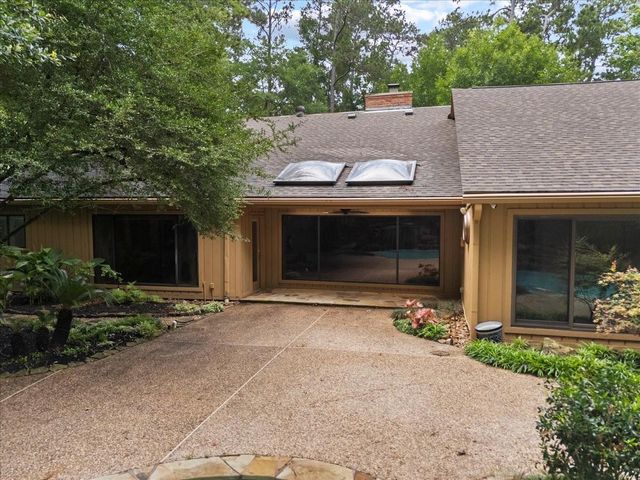 2802 Valley Manor Drive, Houston, TX 77339