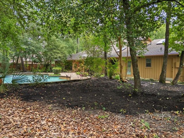 2802 Valley Manor Drive, Houston, TX 77339