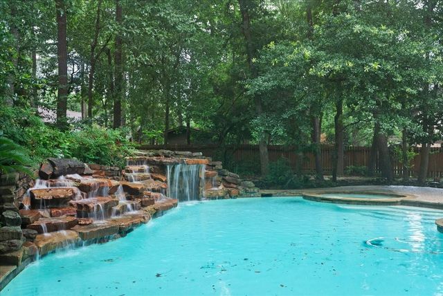2802 Valley Manor Drive, Houston, TX 77339