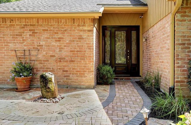 2802 Valley Manor Drive, Houston, TX 77339