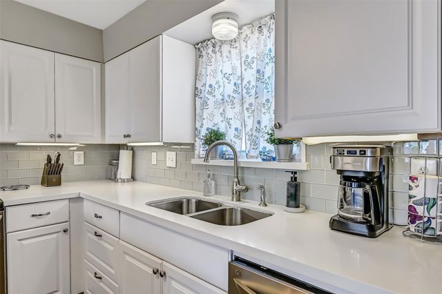 21600 Zachary Drive, Galveston, TX 77554