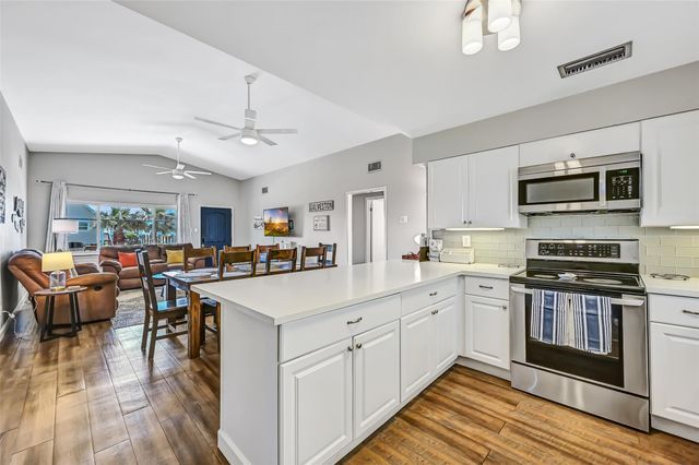 21600 Zachary Drive, Galveston, TX 77554