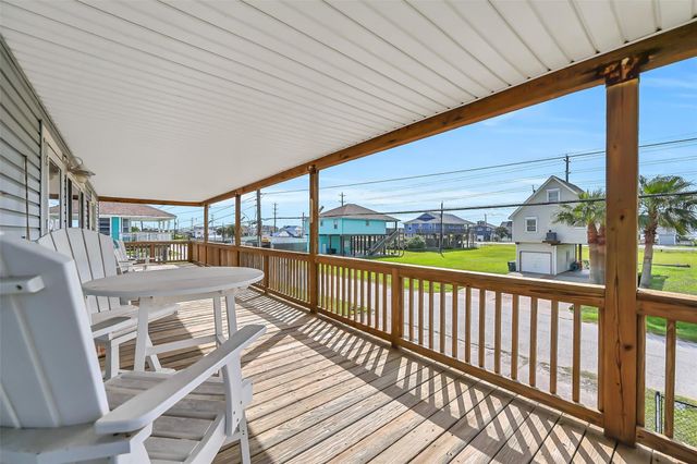 21600 Zachary Drive, Galveston, TX 77554