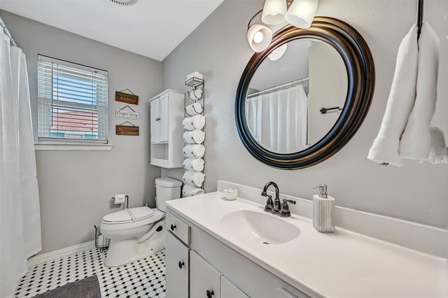 21600 Zachary Drive, Galveston, TX 77554