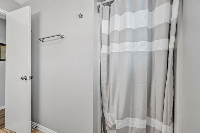 21600 Zachary Drive, Galveston, TX 77554