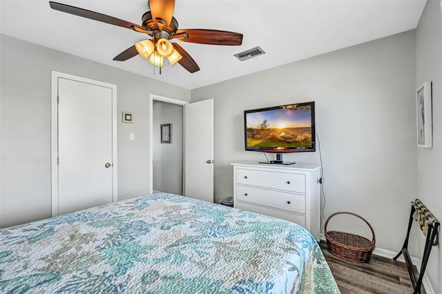 21600 Zachary Drive, Galveston, TX 77554