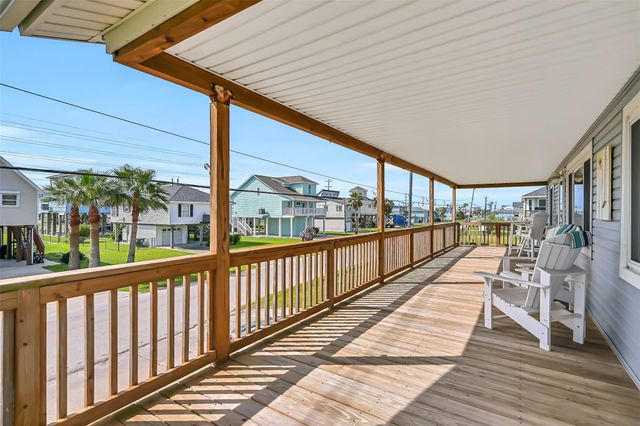 21600 Zachary Drive, Galveston, TX 77554
