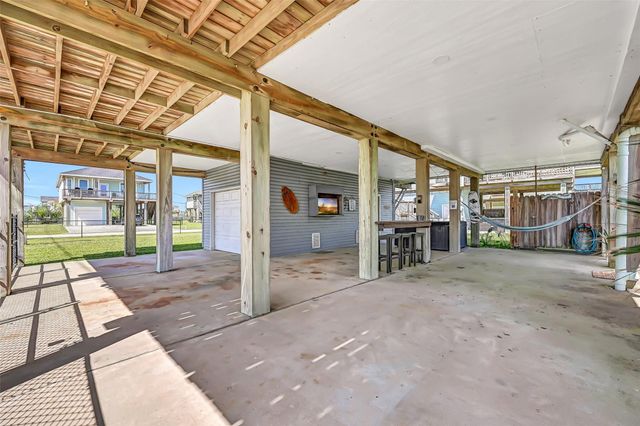 21600 Zachary Drive, Galveston, TX 77554
